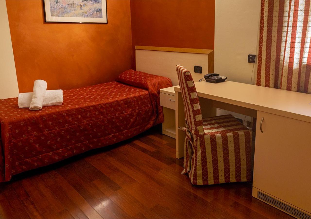Caprice Hotell Avigliana Exteriör bild