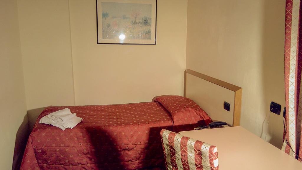 Caprice Hotell Avigliana Rum bild