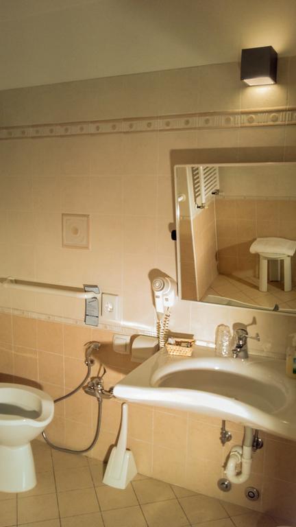 Caprice Hotell Avigliana Exteriör bild