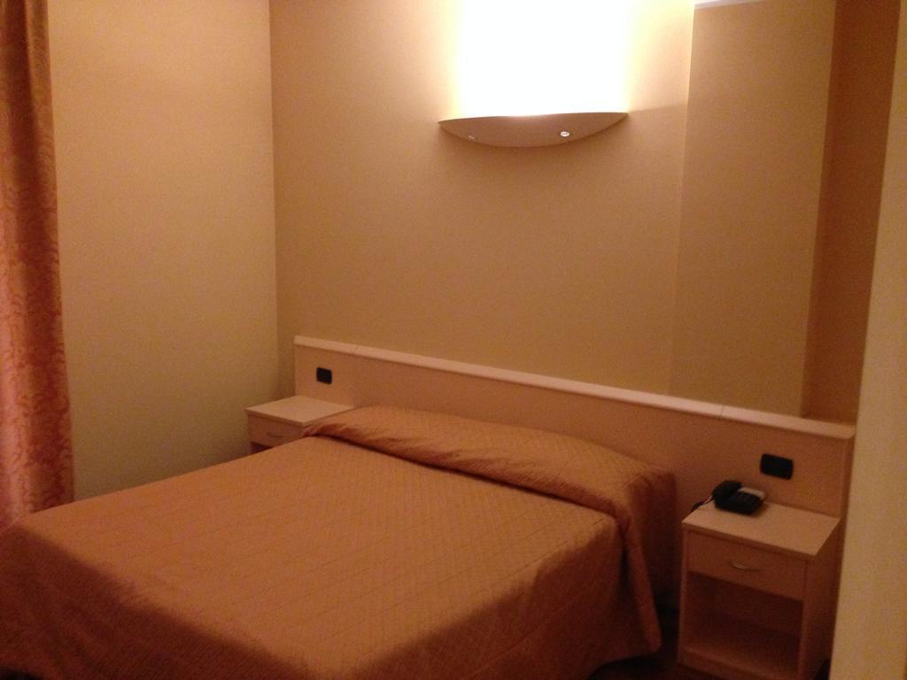 Caprice Hotell Avigliana Exteriör bild