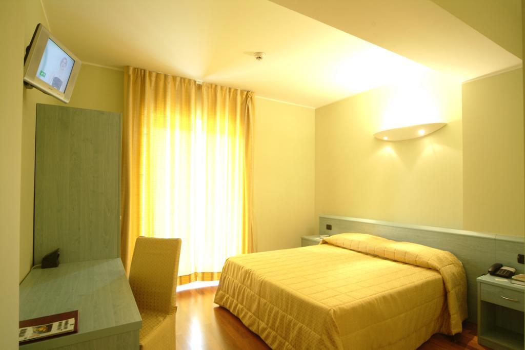 Caprice Hotell Avigliana Exteriör bild