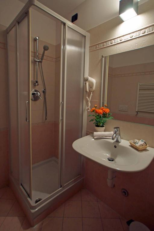 Caprice Hotell Avigliana Exteriör bild